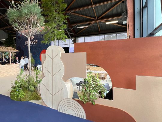 stand-VIP-presse-amenagement-carrefour-international-du-bois